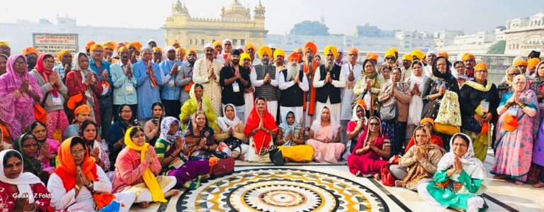 ਨਾਨਕ ਸਾਈਂ ਫਾਊਂਡੇਸ਼ਨ ਦੀ ਸੰਤ ਨਾਮਦੇਵ ਘੁੰਮਣ ਯਾਤਰਾ ਪਹੁੰਚੀ ਅੰਮ੍ਰਿਤਸਰ, ਸ੍ਰੀ ਹਰਿਮੰਦਰ ਸਾਹਿਬ ਵਿਖੇ ਟੇਕਿਆ ਮੱਥਾ 